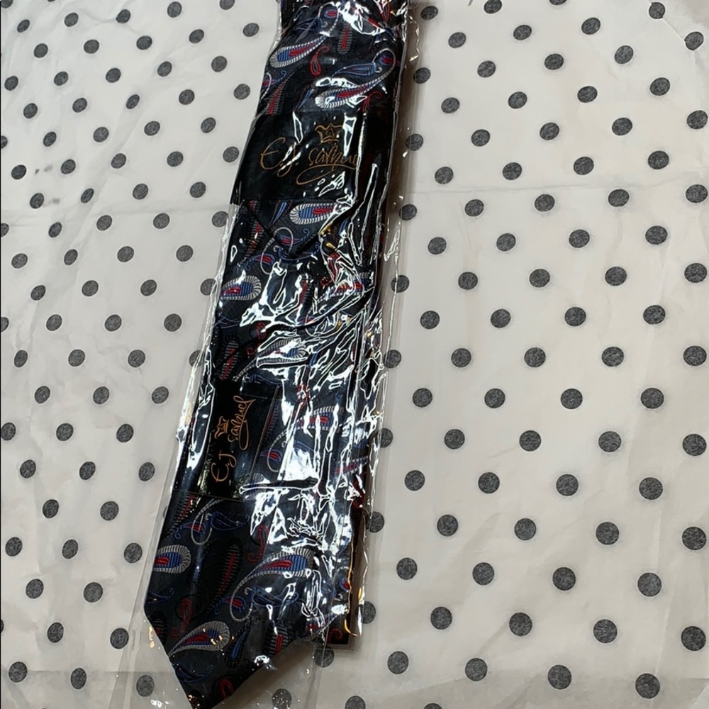 EJ Samuel Necktie With Handkerchief